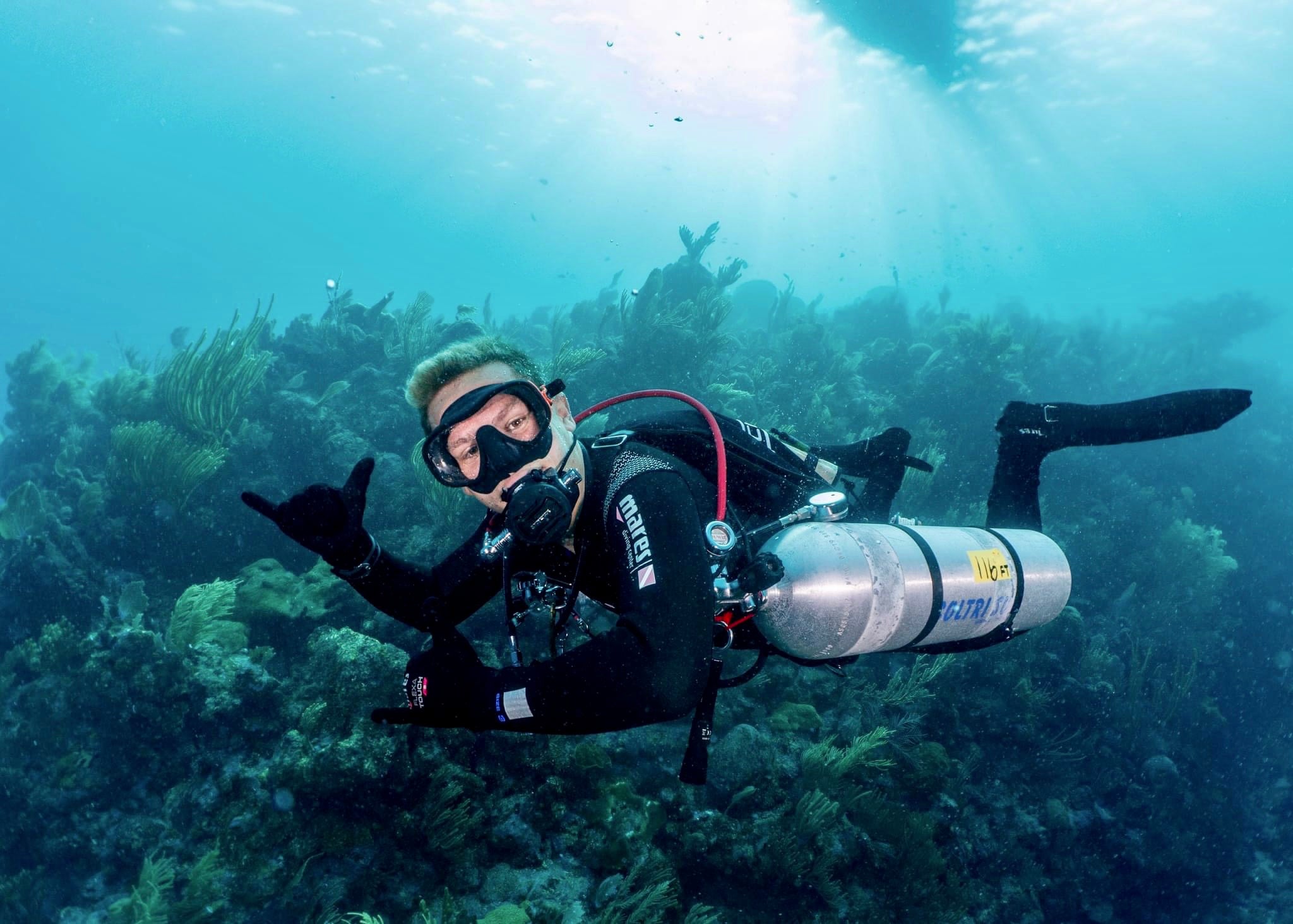 Dive Into The Incredible World of Sidemount Diving